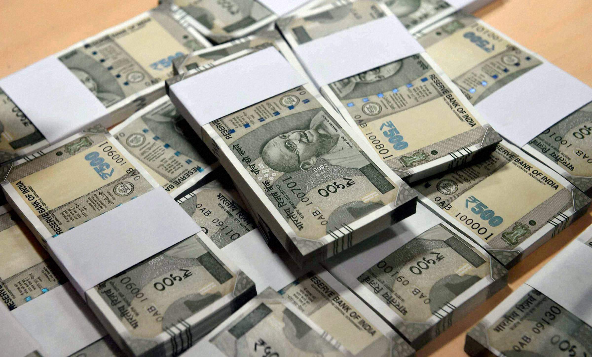 Police Arrest Man with Fake Currency in Anantnag