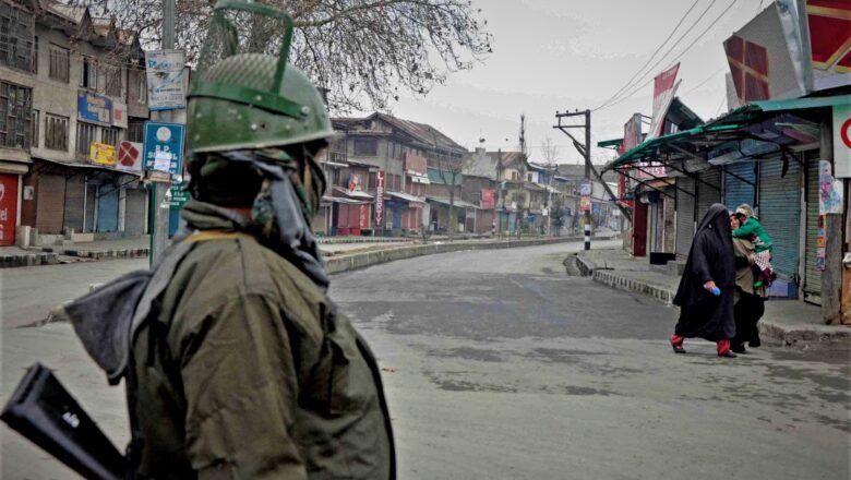 Pulwama Encounter- Complete Shutdown in Pulwama, Several Injured in Clashes