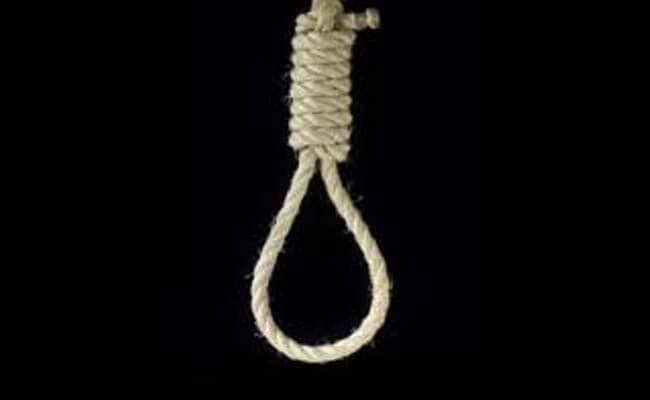 13-year-old girl found hanging in Pulwama