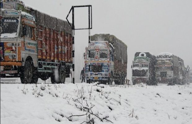 Traffic resumes on Jammu-Srinagar highway