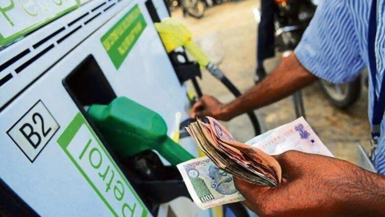 Fuel prices go further up, Petrol prices reach ₹109.80 a litre in Srinagar