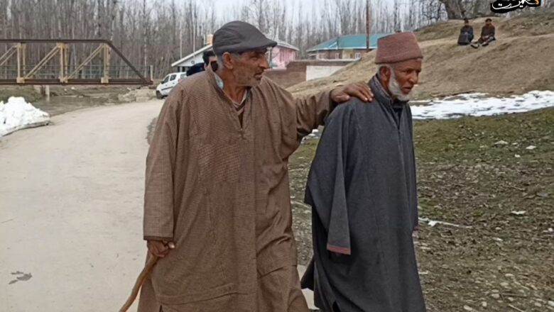 Muslim man is a walking stick to a Visually impaired Kashmiri Pandit for past 36 years