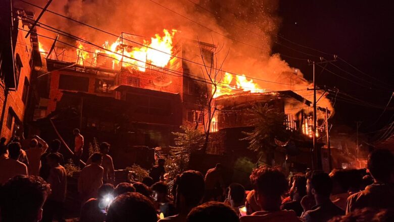 Several families turn homeless as fire damages six residential houses in Srinagar