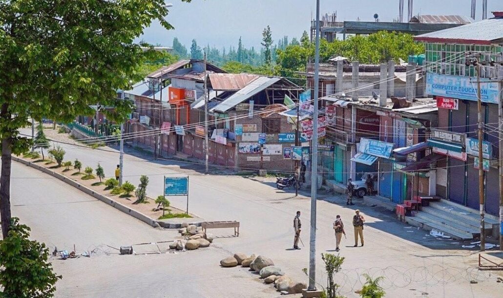 Kunzer shopkeepers in frenzy as much dreaded 'bulldozers' knock at doors  with eviction notices - The Kashmiriyat