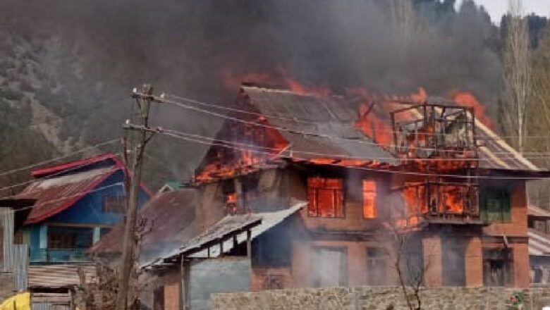 Fire breaks out in residential house in Kulgam