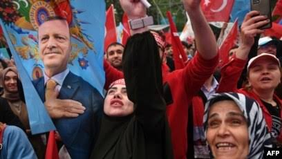Massive celebrations in Turkey as Tayyip Erdogan wins elections