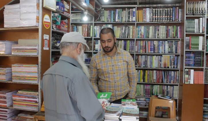 In Srinagar, this bookseller is offering books by kilo