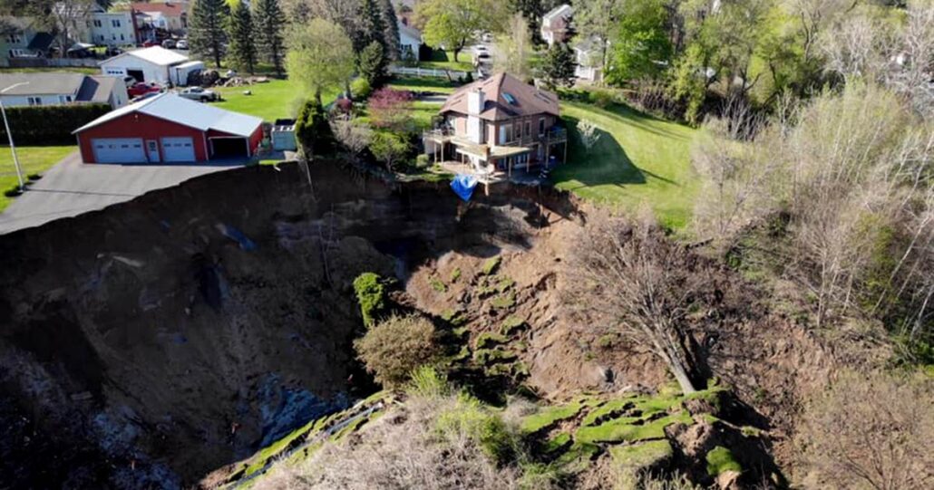 20 Shops, 1 Residential House Damaged in Landslide in Ganderbal