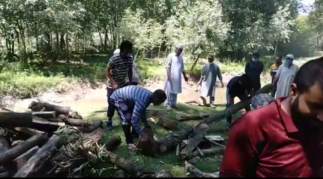 Ram Nath Tickoo- End of a Legacy, Muslims Help Perform the Last Rites of Renowned Pandit in Shopian