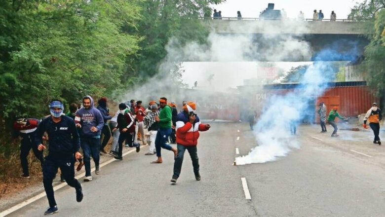 ‘Government Trying to Delegitimize our Movement’- Stone Pelting on Farmers at Singhu Border of Delhi