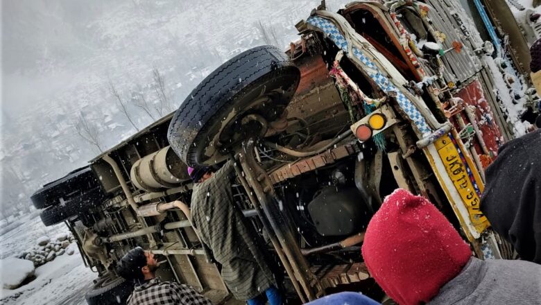 Four Injured in a Bus Accident in Ganderbal