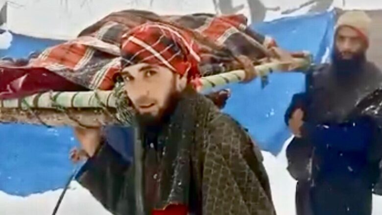 Plight of Estranged Nomads in Kashmir – Pregnant Women Foot Patrolled on a Cot by Locals for 14 Kilometers