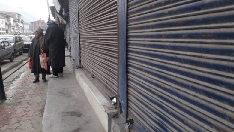 Waqf Board seals around 7 shops in Lal Chowk Srinagar, Shopkeepers observe shutdown