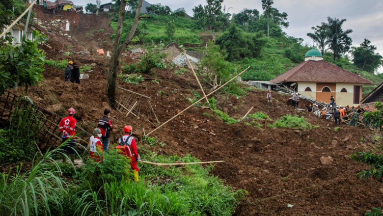 5 Killed and 70 missing as Landslides Hits Gold Mine in Indonesia