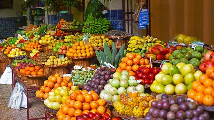 Amid inflating prices, Officials issue rate list for fruits and vegetables in Kashmir