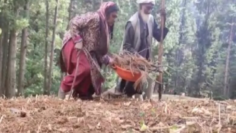 6 Years On, Poor Hadicapped Couple from Anantnag Awaits Housing under Prime Minister’s Scheme