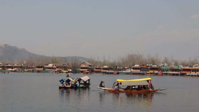 ‘Refrain from harassing tea sellers at Dal lake’: High Court directs officials