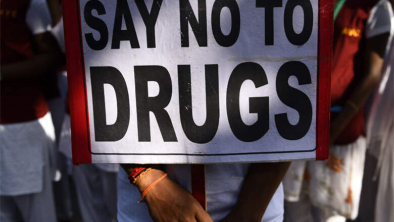 Drugs biggest challenge in Kashmir, help admin to eradicate it: Div Com
