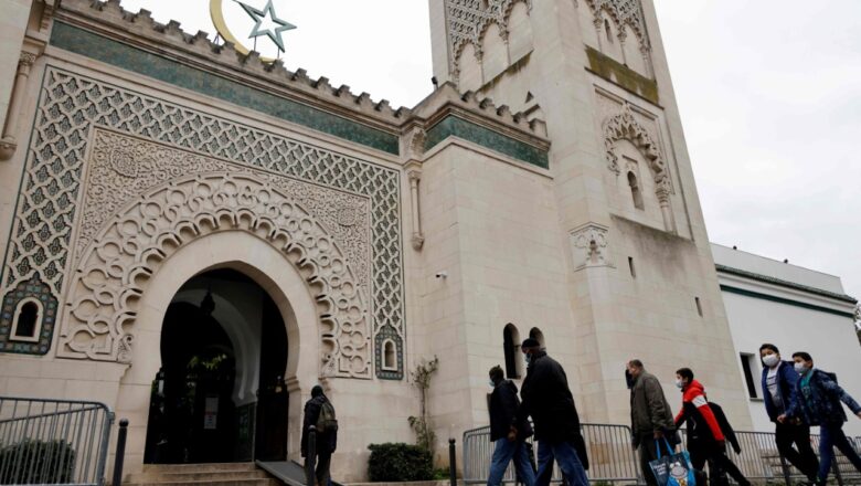 Amid Rising Islamophobia, France Shuts down 30 More Mosques in Less Than a Year