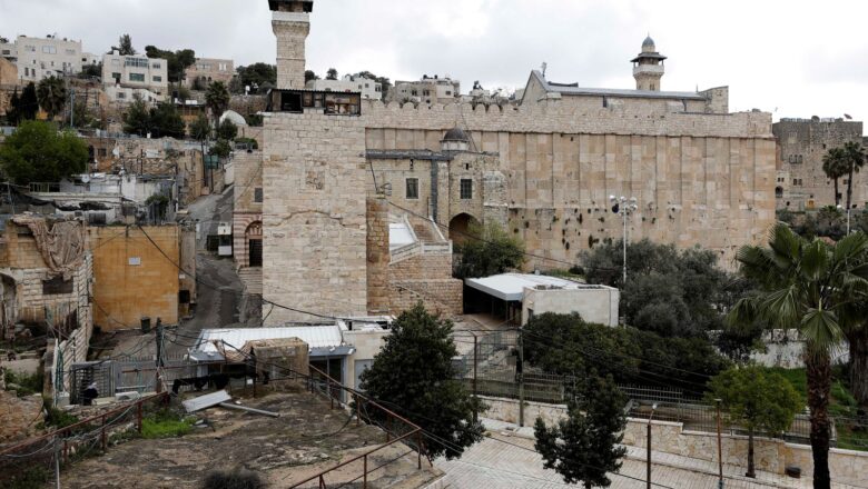 Israeli Army Close Ibrahimi Mosque In West Bank, Hebron To Muslim Worshippers