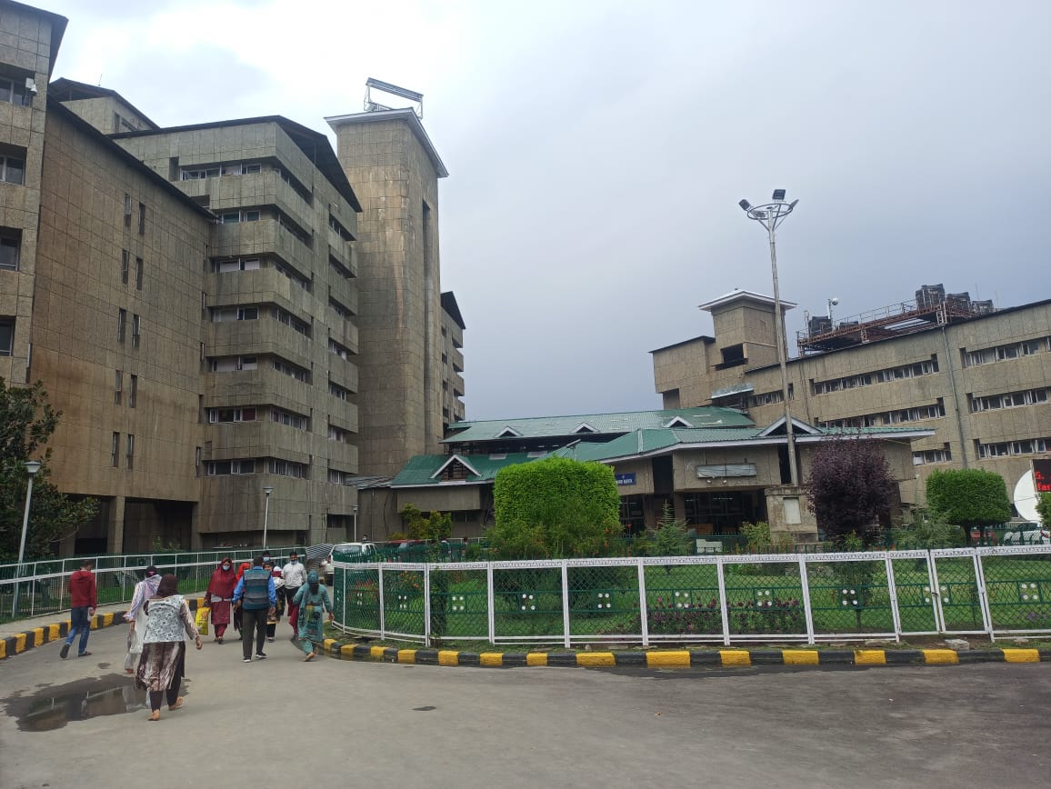 Questions raised on the appointment of Sr. resident doctors at SKIMS - The  Kashmiriyat