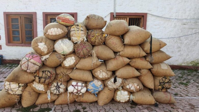 1102 Kilograms of Medicinal plants seized by Police in Ganderbal