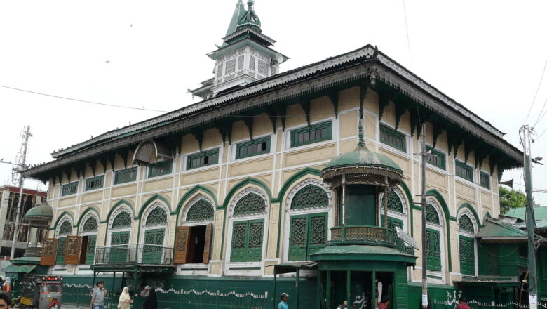 Annual urs of Dastgeer Sahib Commences in Kashmir