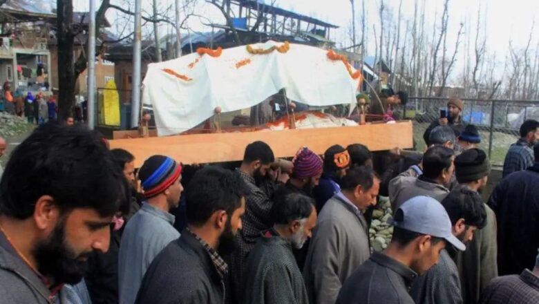Muslims perform last rites of Kashmiri Pandit woman in Kulgam