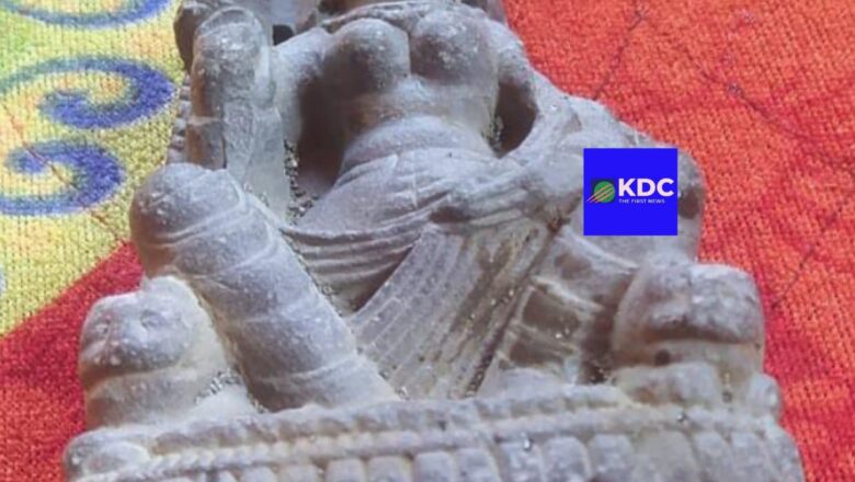 Police recovers ancient Sculpture from Budgam local