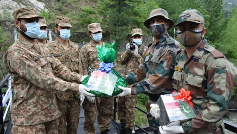 Indo-Pak Armies Exchange Sweets in Teetwal, Uri Sectors on Diwali
