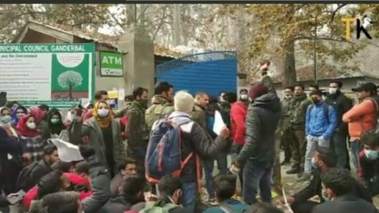 ‘Not Providing Hostels’- CUK Students Protest a day after the Death of Colleague