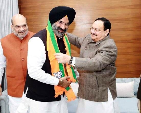 Months after his Love Jihad Bogey in Kashmir, Manjinder Sirsa Joins BJP