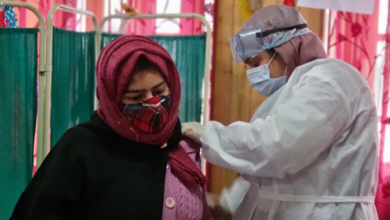 J&K Admin kick-starts vaccination drive for children between 15-18 years