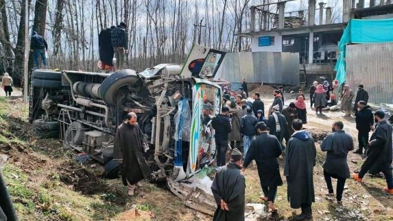 Woman dies, son critically wounded in Ganderbal road accident