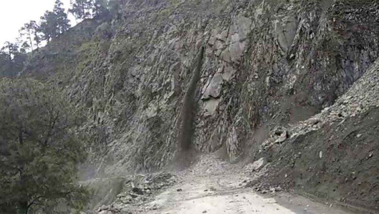 Teenager dies, two houses damaged in fresh landslide at Ramban