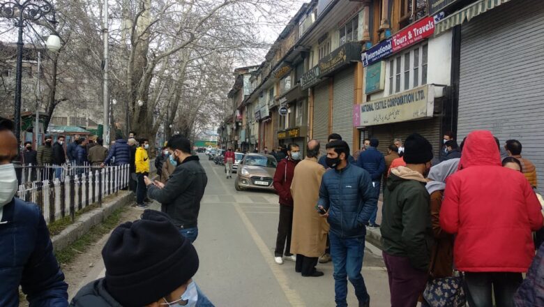 Polo-View shopkeepers observe shutdown against lack of parking space