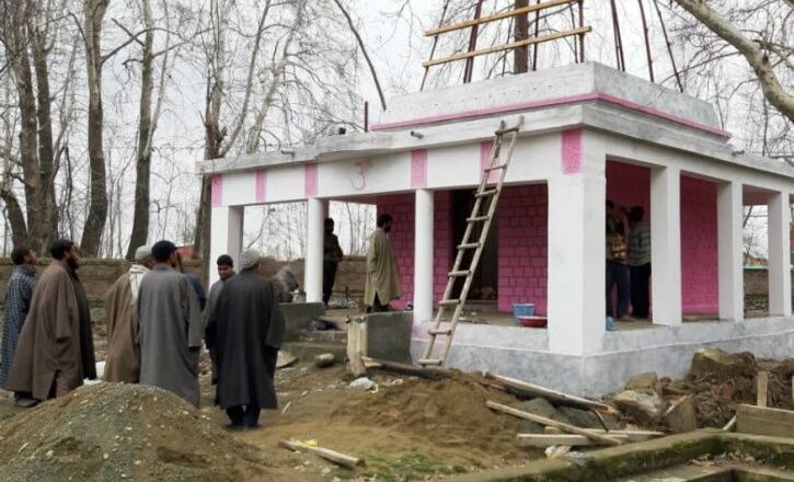 Assaulted by mob in UP, Younis joins local Muslims volunteering to construct decades old temple in Pulwama