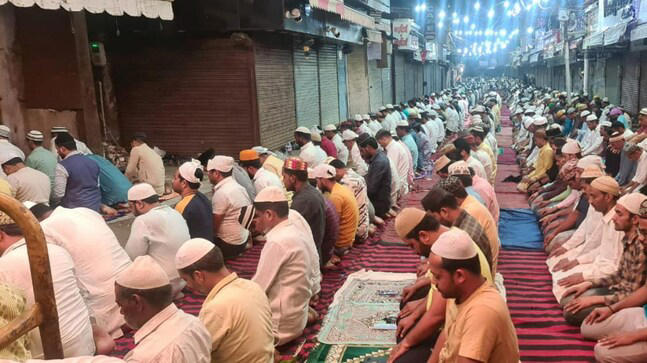 28 persons booked for offering Namaz at public place in UP