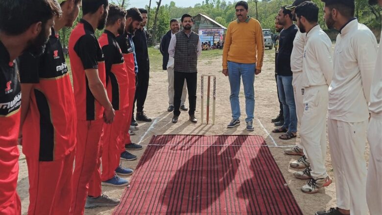 Tehsildar Pattan inaugurates cricket tourney in Pattan