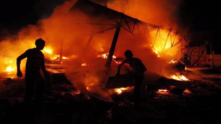6 residential houses damaged in midnight blaze in Srinagar