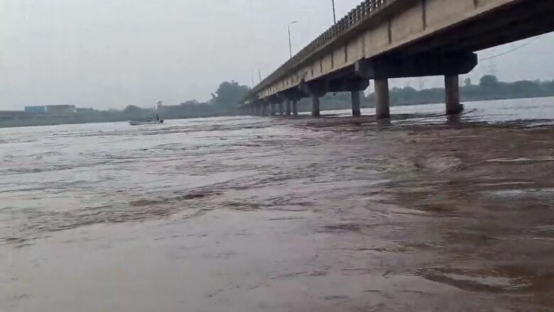 Alert sounded as water level rises in Chenab river