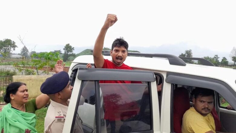 Following hours long raid, Jharkhand journalist Rupesh Kumar Singh arrested