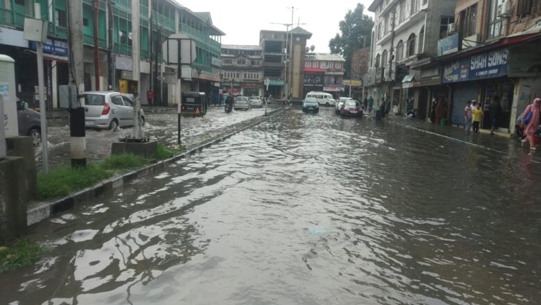 Srinagar roads inundated post brief spell of rainfall