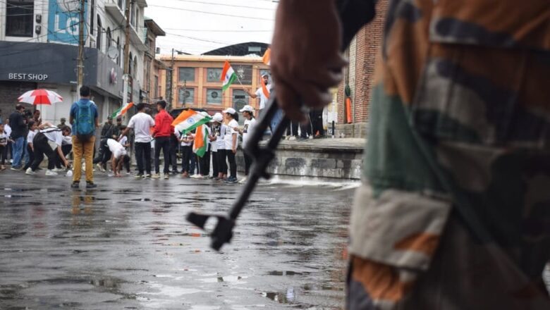 In Frames: Kashmir shuts down on Aug 15