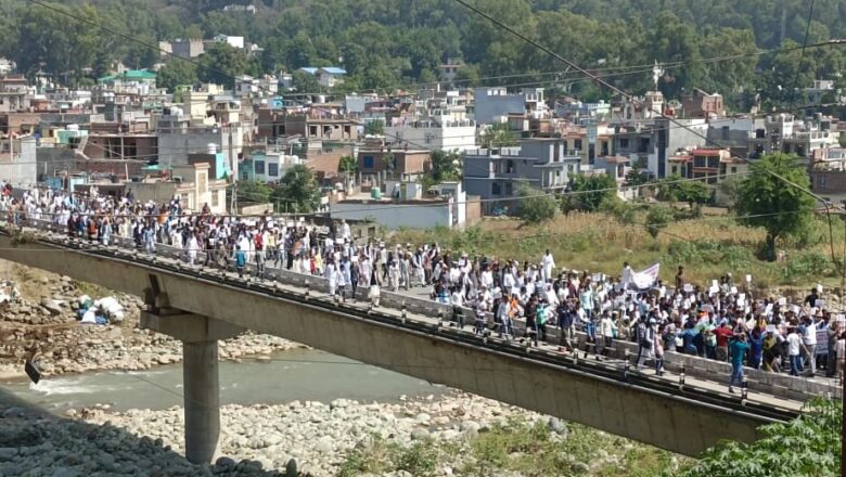 Gujjar Bakerwals stage protest in Rajouri, oppose ST status to upper class Pahari people