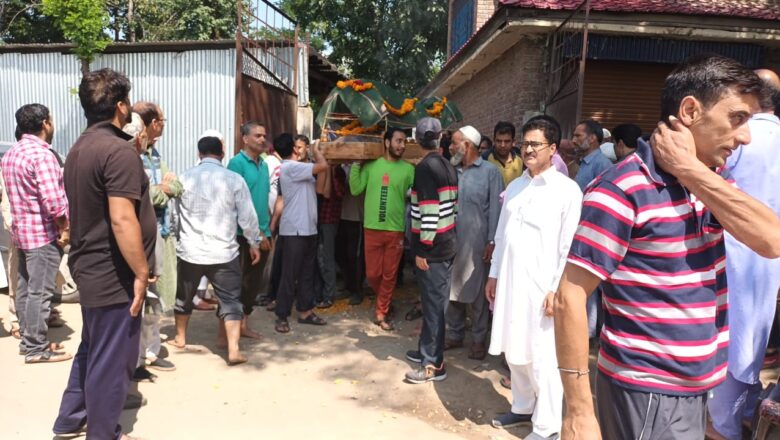 Communal Bonhomie: Muslim Brethren Perform Last Rites of Elderly Pandit Woman in Shopian Village