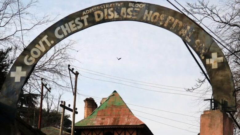 Patients suffer as Srinagar’s CD hospital switches to online registration at OPD