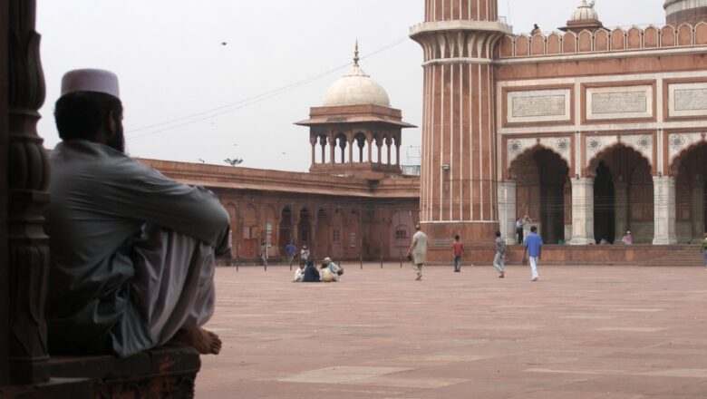 Delhi’s Jama Masjid bans entry of women, ‘Doesn’t apply to those offering prayers’, says Shah i Imam