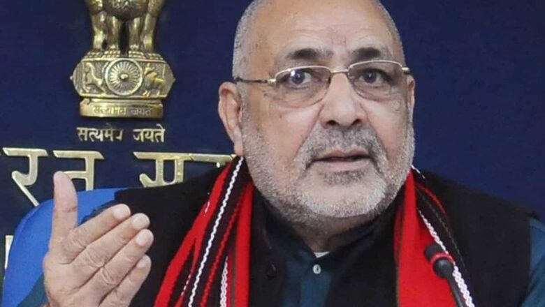 Three lakh mosques across India illegal: BJP Minister Giriraj Singh