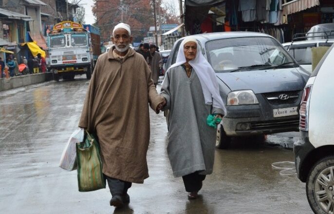 In Ganderbal, Old age pensioners asked to renew age certificate